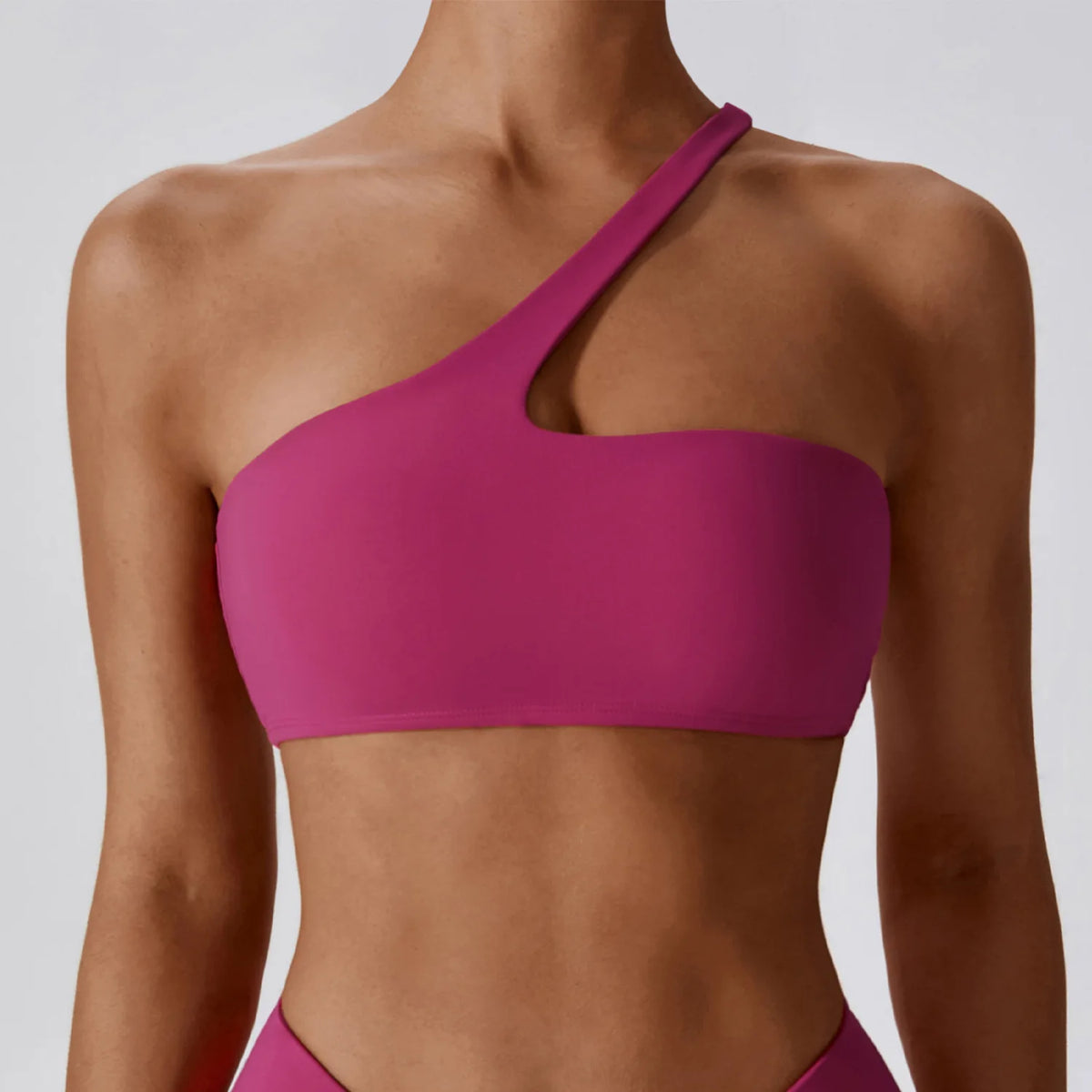 Conjunto deportivo femenino de 2 piezas – Leggings de cintura alta y top de un solo hombro

* Secado rápido
* Cintura alta con diseño en V
* Tejido elástico
* Ideal para gimnasio, fitness y entrenamiento
* Conjunto de 2
