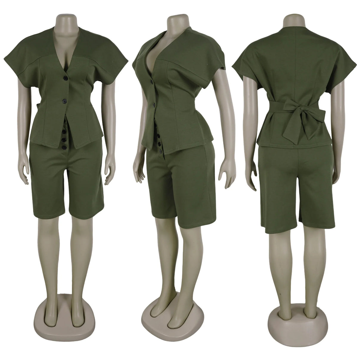 Conjunto de pantalón de 2 piezas para mujer

Conjunto a juego liso con chaqueta abotonada de manga corta, cuello en V, cintura alta y pantalón amplio hasta la rodilla. Corte holgado. Colección otoño 2026.