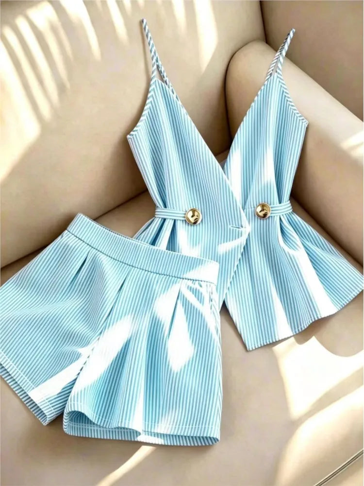 Conjunto de 2 piezas de rayas – Top con cordones y shorts plisados

Categoría: Conjuntos → Conjuntos de verano
Tipo: Conjunto de shorts
Estilo: Elegante / Casual
Temporada: Verano
Etiquetas: rayas · shorts · cintura al
