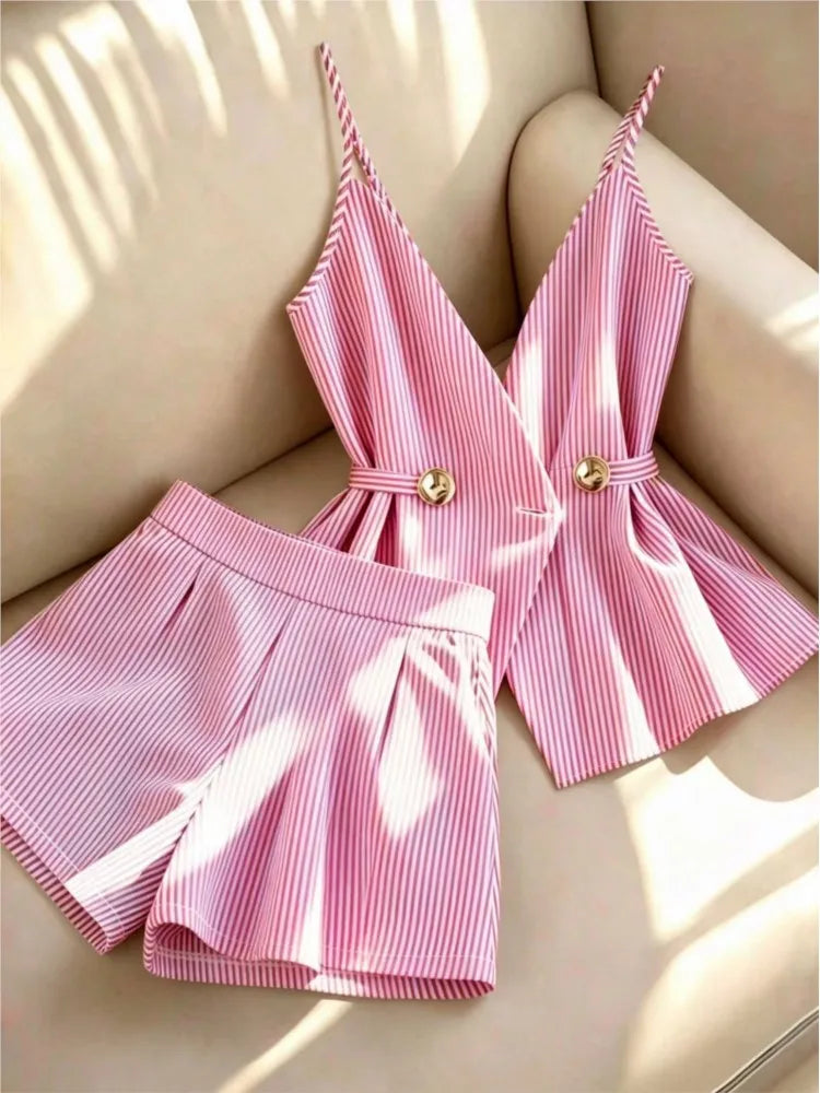Conjunto de 2 piezas de rayas – Top con cordones y shorts plisados

Categoría: Conjuntos → Conjuntos de verano
Tipo: Conjunto de shorts
Estilo: Elegante / Casual
Temporada: Verano
Etiquetas: rayas · shorts · cintura al